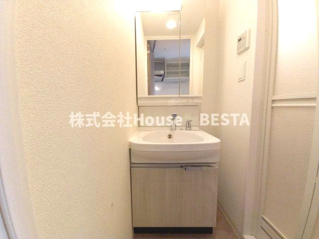 エスライズ神戸三宮山手通弐番館の独立洗面台