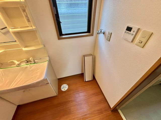 飾磨区細江貸家の洗面所