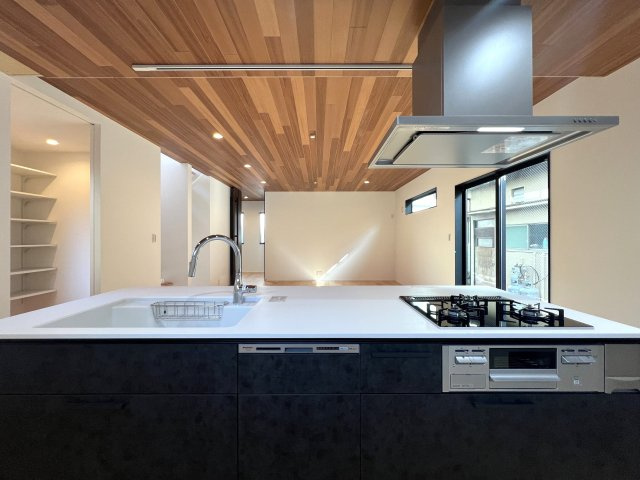 なんということでしよう...建売でこの仕様。超最強・超最強・超最強なんです【保土ヶ谷区坂本町新築戸建】のキッチン|きれいなキッチンです