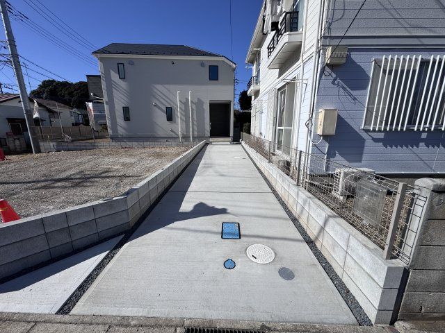 柏市酒井根５丁目新築戸建【酒井根小学校：10分】の駐車場|3号棟駐車スペース・縦列2台駐車可
