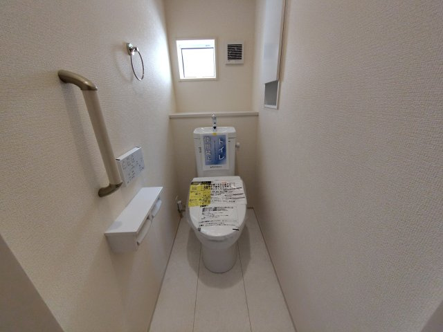 【内覧動画公開中！】調布市柴崎2丁目 京王線 つつじヶ丘駅 新築戸建のトイレ