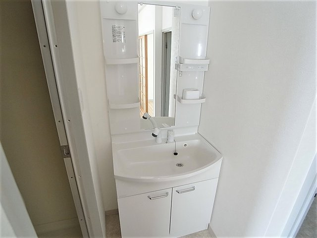 BLANCUBE神戸北の洗面所|独立洗面・脱衣所も完備