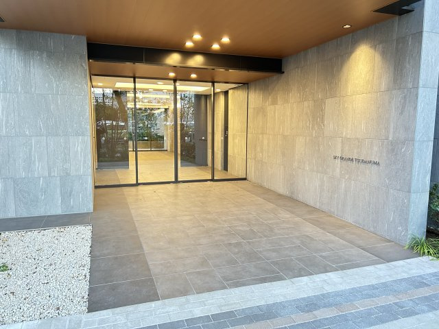 スカイグランデ津田沼のエントランス