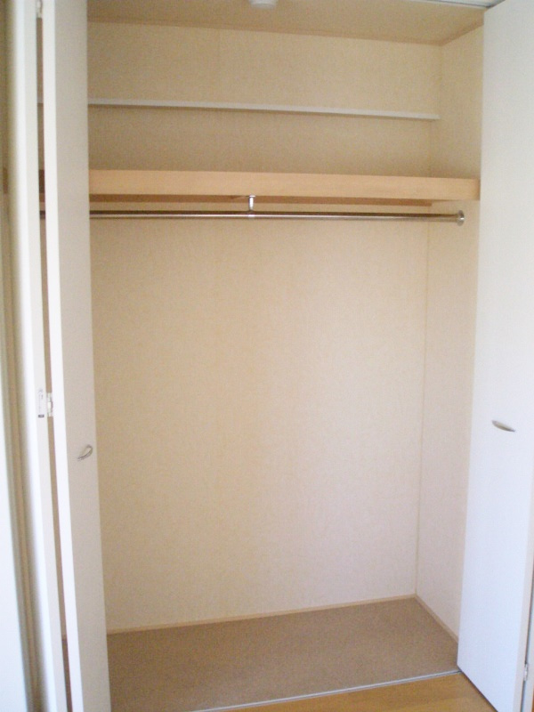 シャルム協和の収納|ハンガーラック付きで楽々収納♪