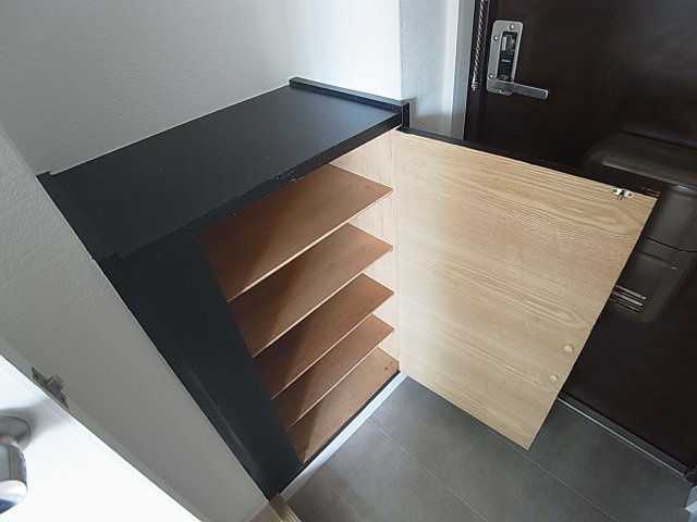 BLANCUBE神戸北の玄関|玄関にはシューズBOXも有ります