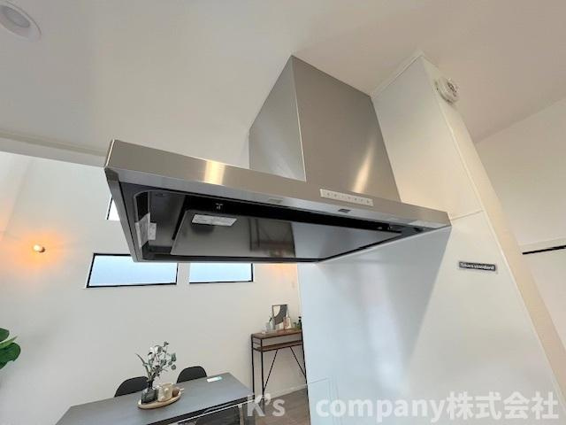 ■座間市南栗原3丁目　新築戸建のキッチン|お手入れのしやすいスリムタイプのレンジフード☆