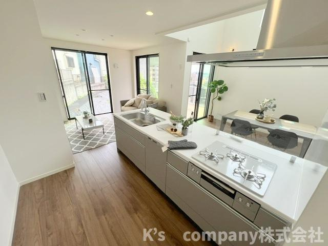 ■座間市南栗原3丁目　新築戸建のキッチン|自然とご家族が集まるペニンシュラキッチン☆