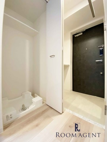 エスリード栄ル・クールの玄関