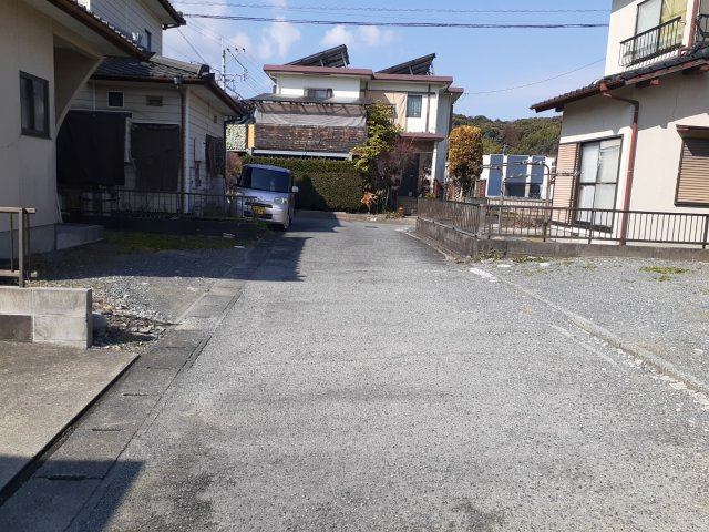 宇城市松橋町松橋の中古一戸建の前面道路含む現地写真