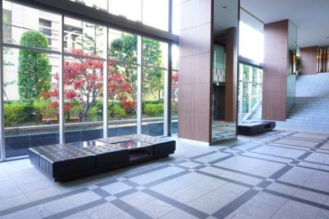 パークタワー梅田のロビー