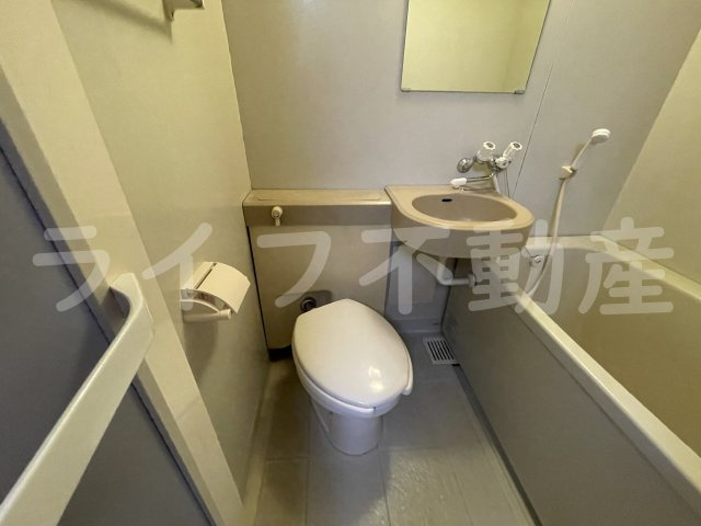 リビーナ東花園のトイレ|落ち着いた色調のトイレです