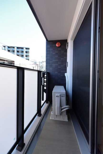 クリオラモード学芸大学Ⅱ　新築　敷金礼金0　フリーレント1か月のバルコニー