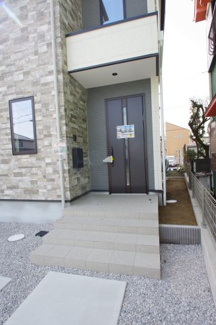 【エントランス】 | 【仲介手数料無料！！】府中市南町1丁目　新築戸建て（全2棟）1号棟　8099万円