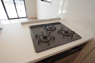 【キッチン】 | 【仲介手数料無料！！】府中市南町1丁目　新築戸建て（全2棟）1号棟　8099万円