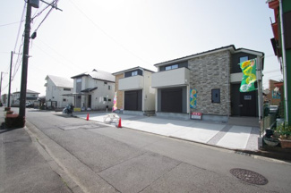 【前面道路含む現地写真】 | 【仲介手数料無料！！】府中市南町1丁目　新築戸建て（全2棟）1号棟　8099万円