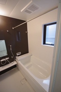 【前面道路含む現地写真】 | 【仲介手数料無料！！】稲城市平尾2丁目　新築戸建て（全3棟）2号棟　5499万円