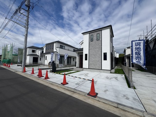 全14棟の大規模分譲地／瀬谷区本郷１丁目の前面道路含む現地写真