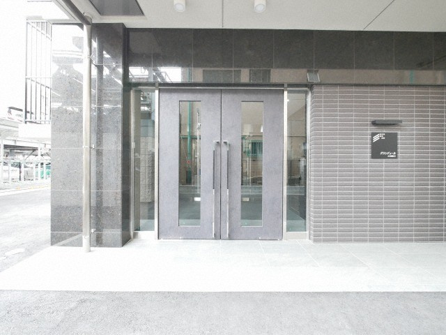 大阪市東成区大今里西３丁目の賃貸マンションのエントランス