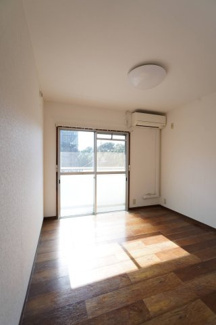 【洋室】 | 小室ハイランドB街区 | 洋室4.8帖