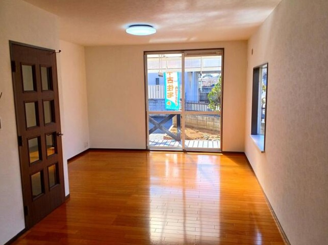 【居間・リビング】 | 太田市龍舞町中古住宅