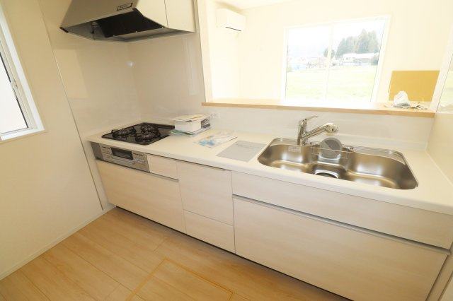 大玉村玉井字馬場　　　１号棟　　　玉井小学校、大玉中学区のキッチン