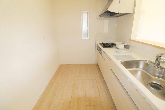 大玉村玉井字馬場　　　１号棟　　　玉井小学校、大玉中学区のキッチン