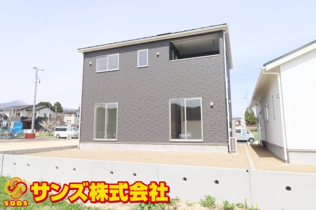 大玉村玉井字馬場　　　１号棟　　　玉井小学校、大玉中学区の外観|南東側から見た外観♪