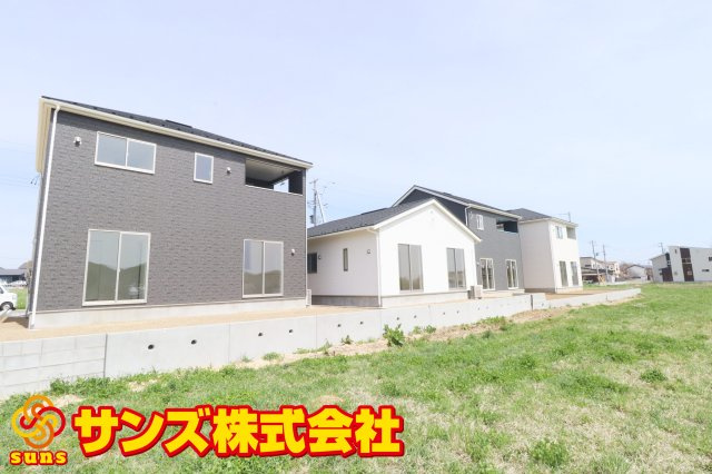 大玉村玉井字馬場　　　１号棟　　　玉井小学校、大玉中学区の外観|南西側から見た区画全体♪