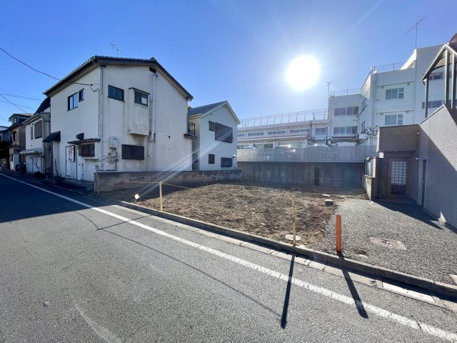 練馬区大泉町3丁目　土地41坪超×間口9ｍ×建築条件なし　限定1区画の前面道路含む現地写真