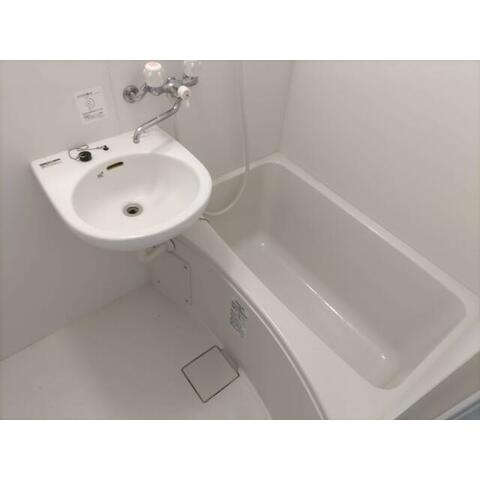 ホワイトファンの浴室|綺麗なお風呂♪※同物件別部屋