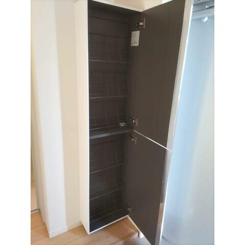 ホワイトファンの玄関|シューズボックスございます♪※同物件別部屋