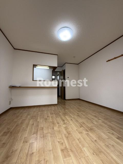 加古川市別府町別府のアパートの内装|明るい室内です