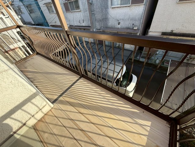 神殿戸建てのバルコニー