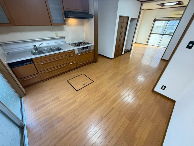 神殿戸建てのキッチン