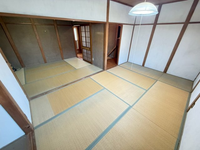 神殿戸建ての和室