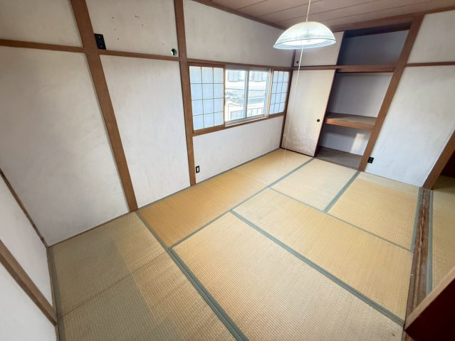 神殿戸建ての和室