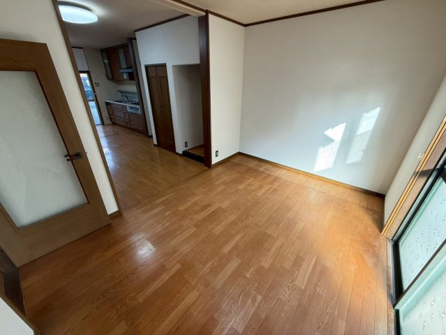 神殿戸建ての居間・リビング