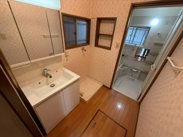 神殿戸建ての洗面所