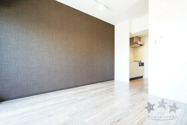 ルクール金山の居間・リビング