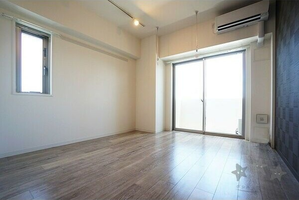 ルクール金山の内装