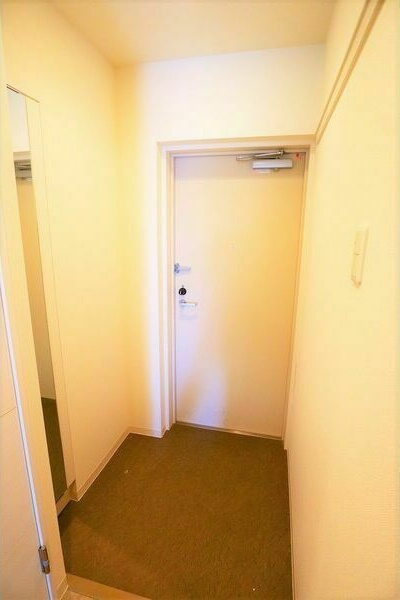 ルクール金山の玄関