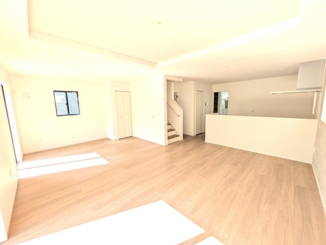 土浦市中央3期　新築戸建の居間・リビング