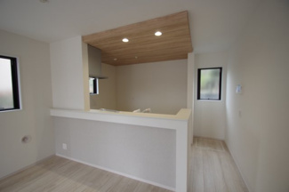【内観：施工例】 | 【仲介手数料無料！！】稲城市平尾2丁目　新築戸建て（全3棟）3号棟　5399万円 | 床下収納