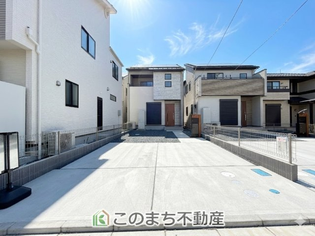 ブルーミングガーデン宇都宮市住吉町　2号棟の駐車場|駐車場車２台楽々駐車できます。
