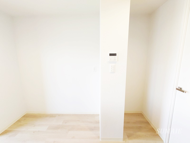 JMFレジデンス赤羽志茂のキッチン|冷蔵庫置き場です☆