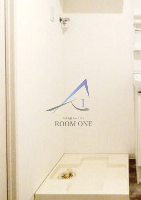 Ｒｉｓｉｎｇ　ｐｌａｃｅ浅草五番館の設備|洗濯機置き場です。