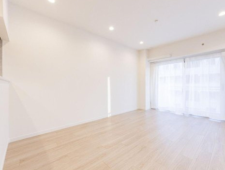 ドルフ青葉台の居間・リビング|キッチンからリビングを見た写真です。