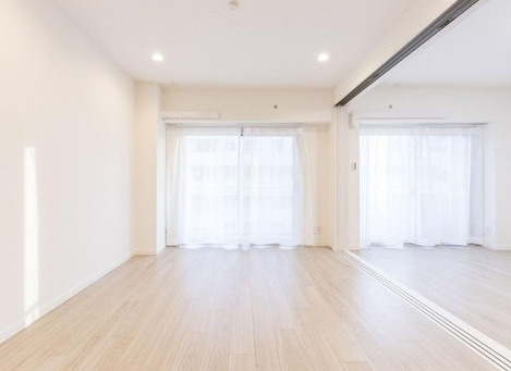 ドルフ青葉台の洋室|洋室の間仕切りを開ければリビングダイニングは18帖超えになります。季節のイベントパーティーも安心。