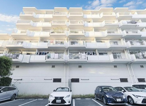 ドルフ青葉台の駐車場|敷地内にある駐車場です。