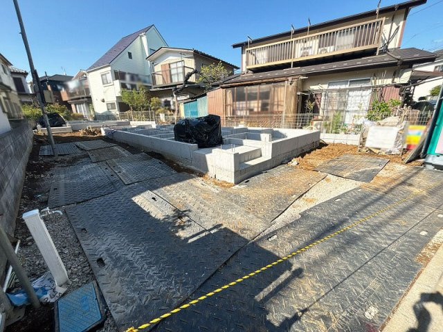 【間取り】 | 富士見市鶴瀬西3丁目　新築一戸建住宅　全2棟　(ふじみ野店) | B号棟/対面式キッチンとリビングイン階段採用でご家族の仲が自然と深まる住まい。水回りが集中し家事も効率的に進みやすいです！※図面を基に作成しています。現況と異なる場合は現況を優先いたします。